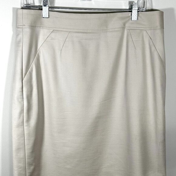 Knee Length Skirt - Picture 2 of 7